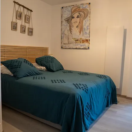 Appartement T2! 3 Ou 4 Personnes Centre Neuf Avec Garage *